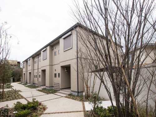 建物外観　積水ハウス施工・軽量鉄骨造２階建て
