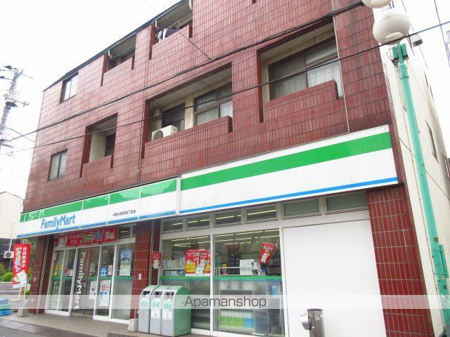 コンビニ　ファミリーマート（コンビニ）まで377m