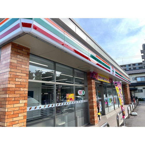 コンビニ　セブンイレブン富山磯部町店（コンビニ）まで750m