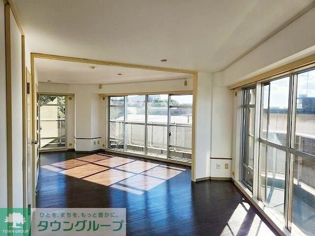 居室・リビング　現地待ち合わせ歓迎♪お問合せはタウンハウジングまで！