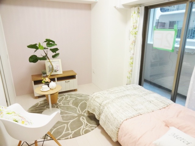 居室・リビング　モデルルームにつき家具はつきません。