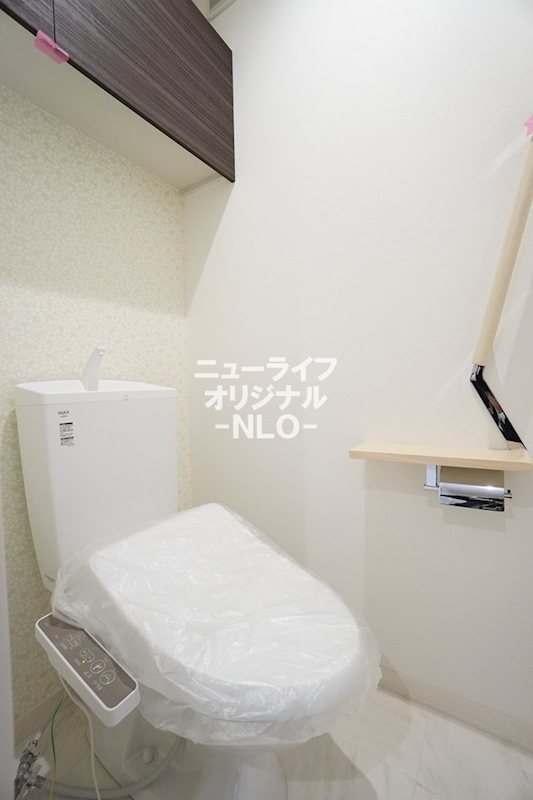トイレ　洗浄力と快適さを兼ね備えた温水洗浄便座付きトイレ