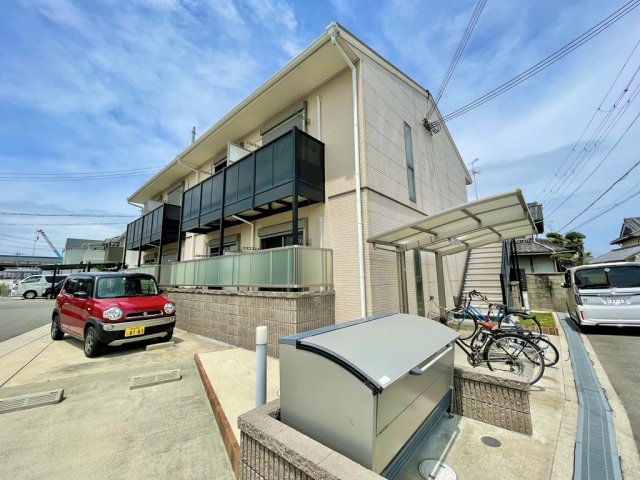 建物外観　築浅でキレイな外観♪