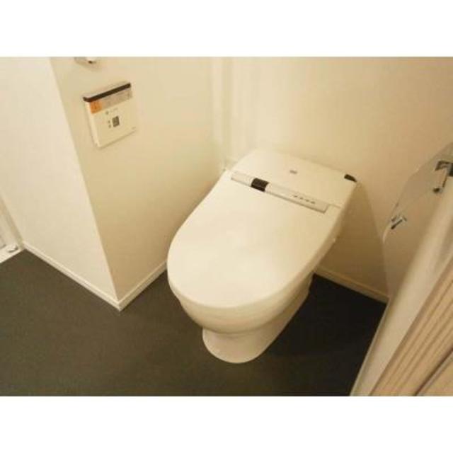 トイレ　※写真は同タイプ住戸です。