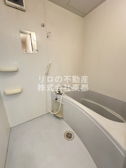 バス・シャワールーム　バストイレ別！湯船につかることで日頃の疲れを癒せます♪