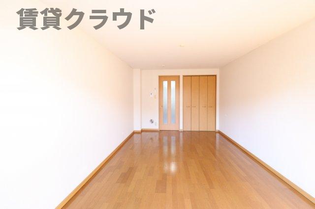 居室・リビング　ゆったり過ごせる居間です