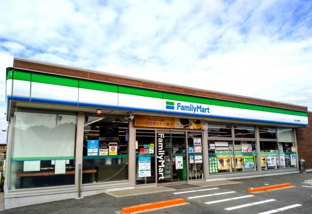 コンビニ　ファミリーマート　守山小島町店（コンビニ）まで600m
