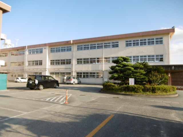 中学校　松阪市立中部中学校（中学校）まで1869m