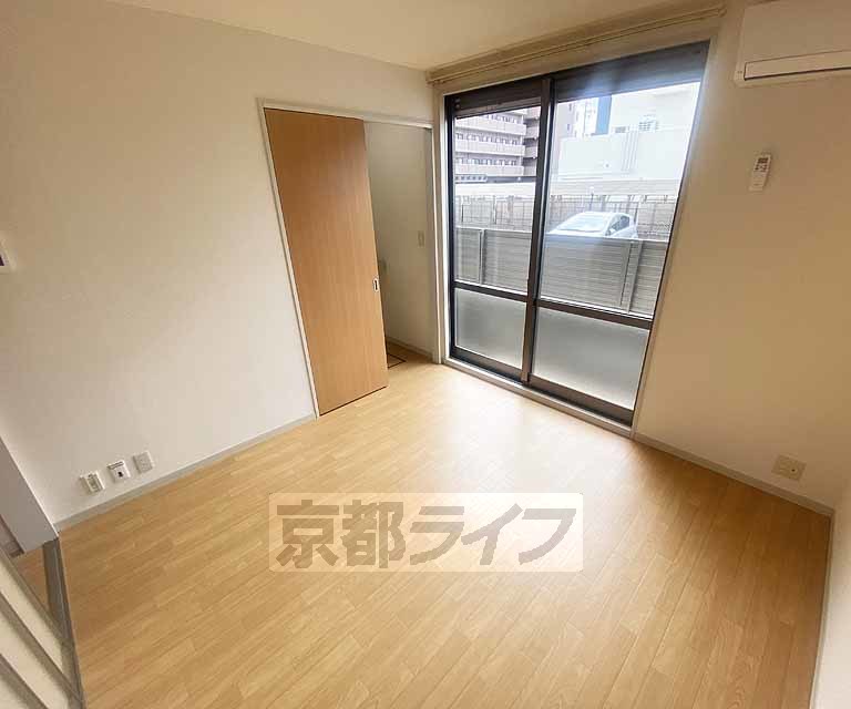 居室・リビング　阪急西京極駅徒歩５分