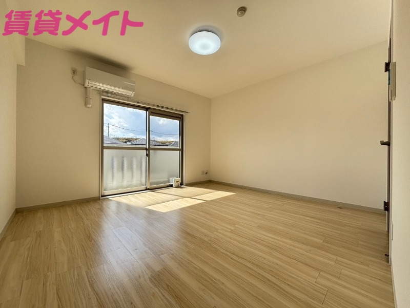 居室・リビング　同物件別部屋参考写真です。