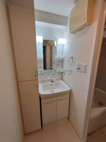 洗面設備　別部屋の参考写真となります。