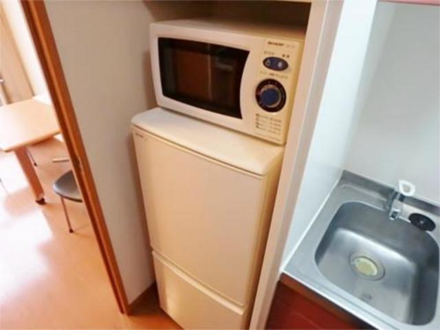 キッチン　冷蔵庫、電子レンジ