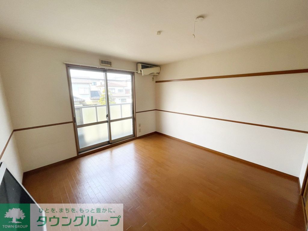 居室・リビング　同物件別部屋写真