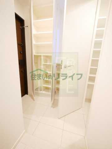 玄関　ライオンズフォーシア上野・稲荷町