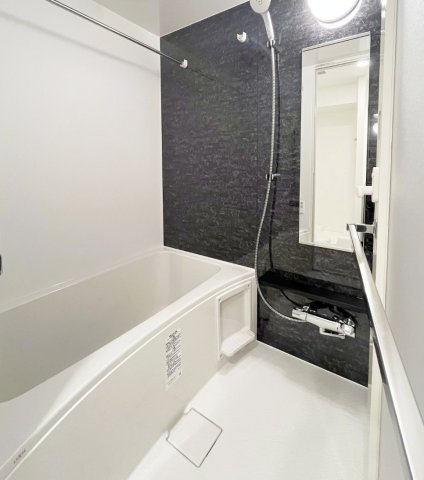 バス・シャワールーム　※別部屋の参考写真です。