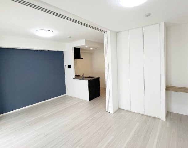 居室・リビング　※別部屋の参考写真です。