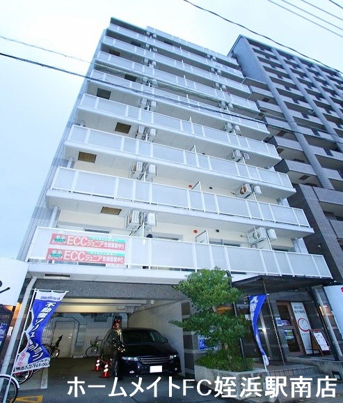 建物外観　★大通り沿いで夜も安心♪★