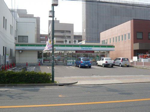 コンビニ　ファミリーマート平針駅前店（コンビニ）まで332m