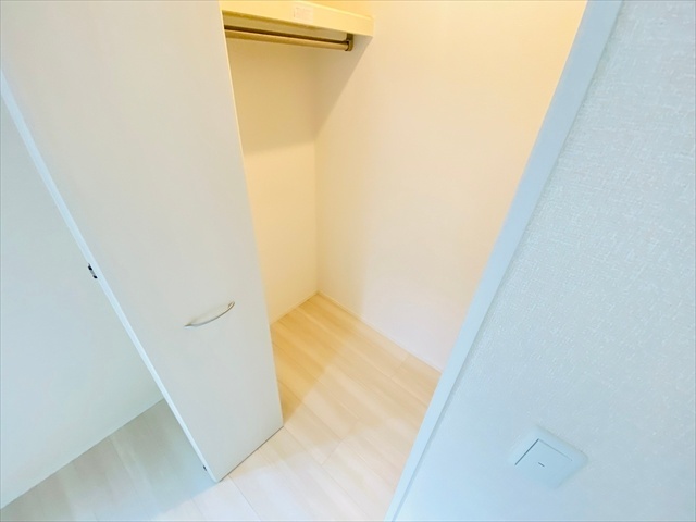 収納　同一建物内１０３号室内装写真転載