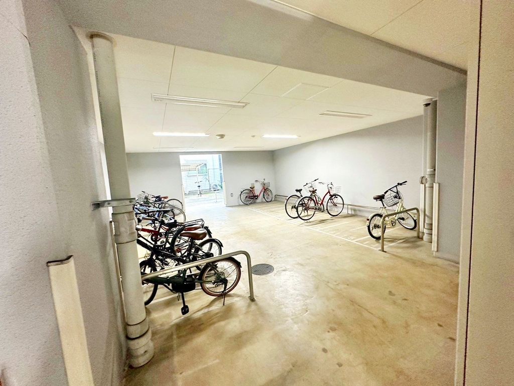 駐車場　庭