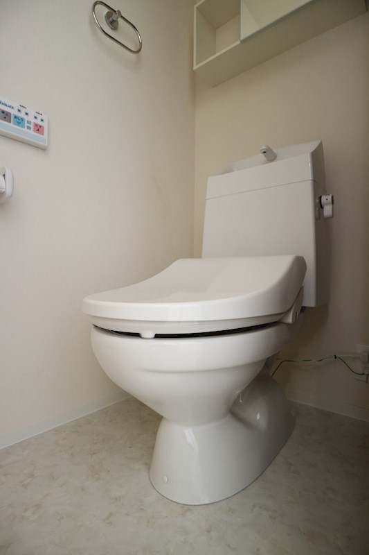 トイレ　別部屋の写真です。