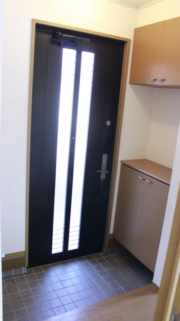 玄関　※写真は他号室です