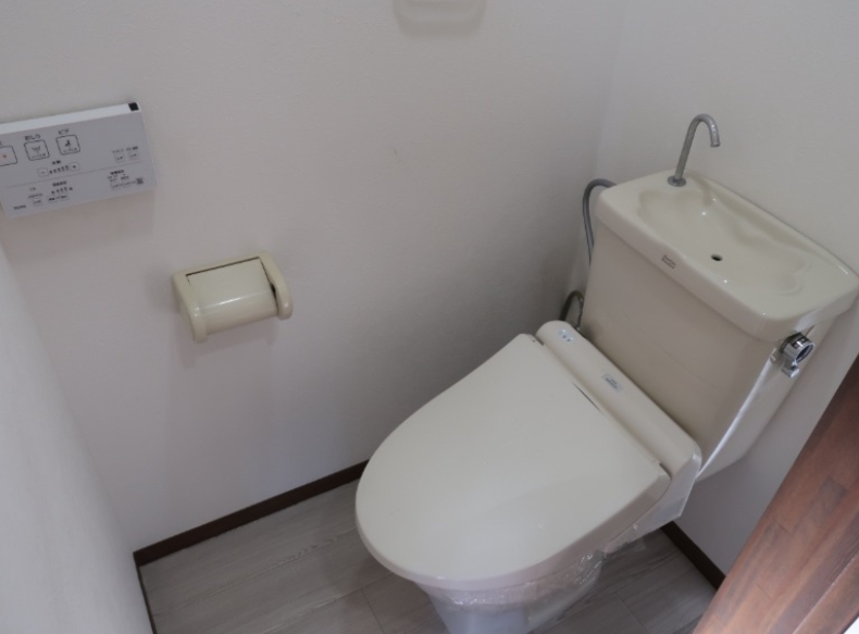 エステート向原のトイレ写真
