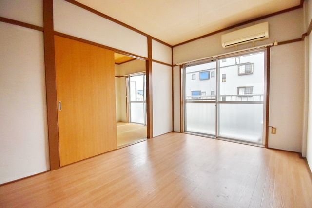 アンソレイユの居間写真