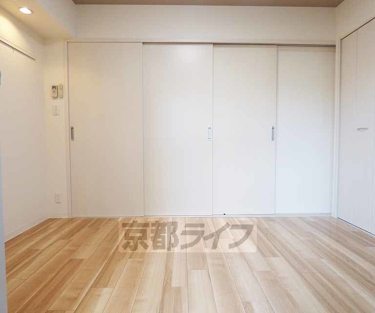 京福電鉄北野線 北野白梅町駅 徒歩37分 3階建 築13年の居間写真