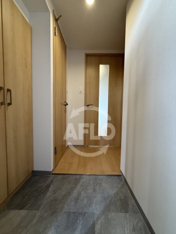 玄関　ArtizA瓦屋町II　玄関