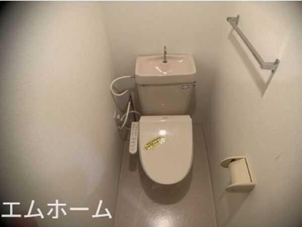 トイレ　個室トイレ　バストイレ別　温水洗浄便座設置化