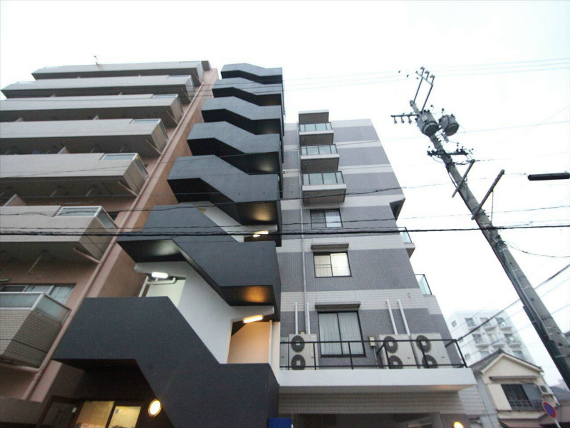 建物外観　外観　リフォームしてキレイにしてます