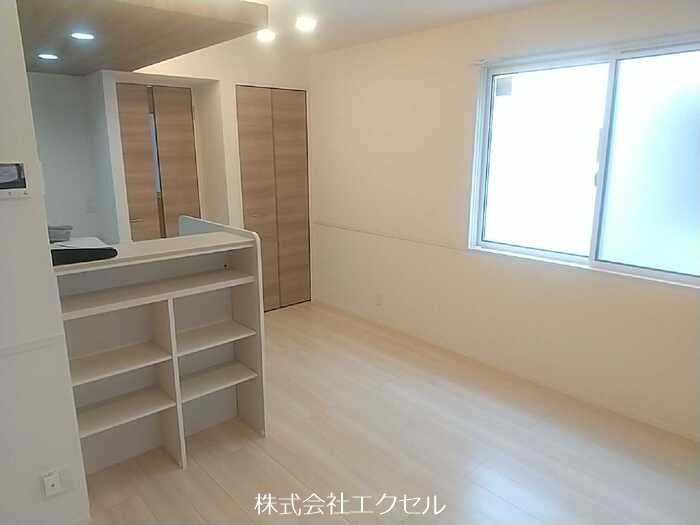 京王線 京王八王子駅 徒歩16分 3階建 築4年の居間写真