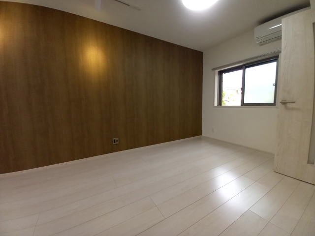 南海本線 和歌山市駅 徒歩4分 3階建 築4年の居間写真