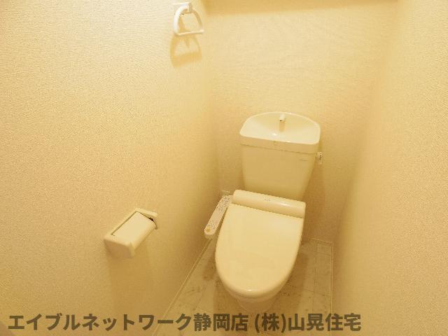 トイレ　落ち着いたトイレです