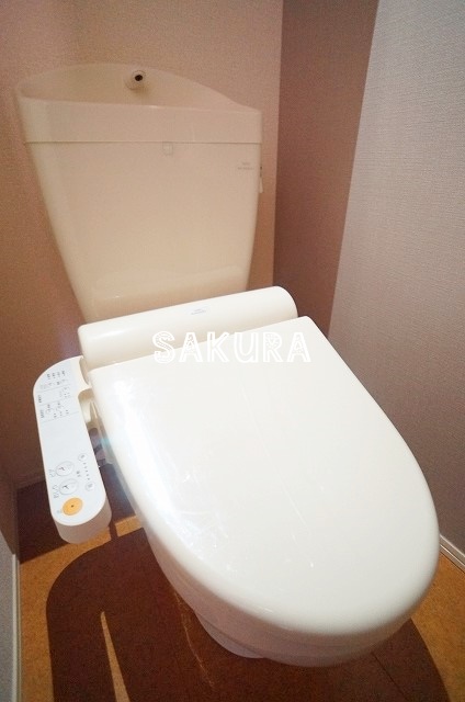 トイレ　嬉しい温水洗浄便座♪