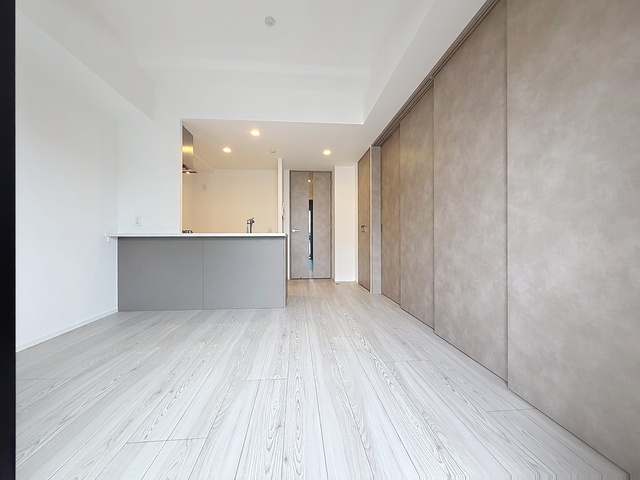 SーRESIDENCE博多駅東awesomeの居間写真