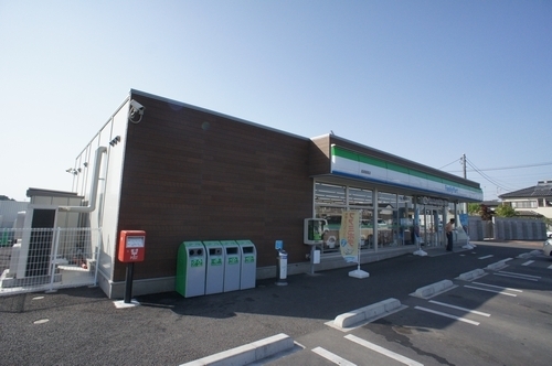コンビニ　ファミリーマート結城城南店（コンビニ）まで447m