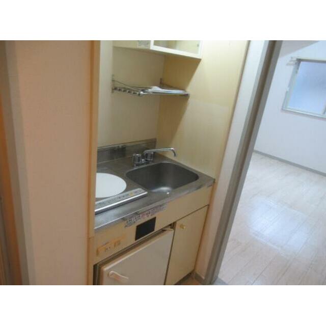 キッチン　別部屋参照写真になります。