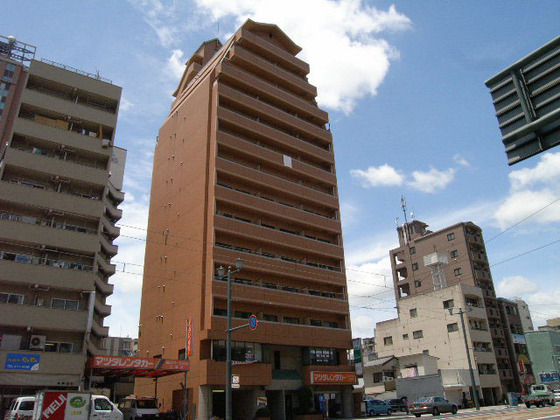 【広島市中区小網町のマンションの建物外観】