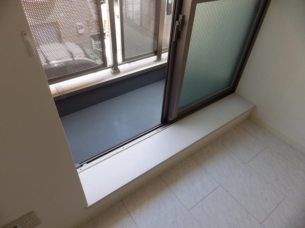 バルコニー　※別部屋参考写真となります。
