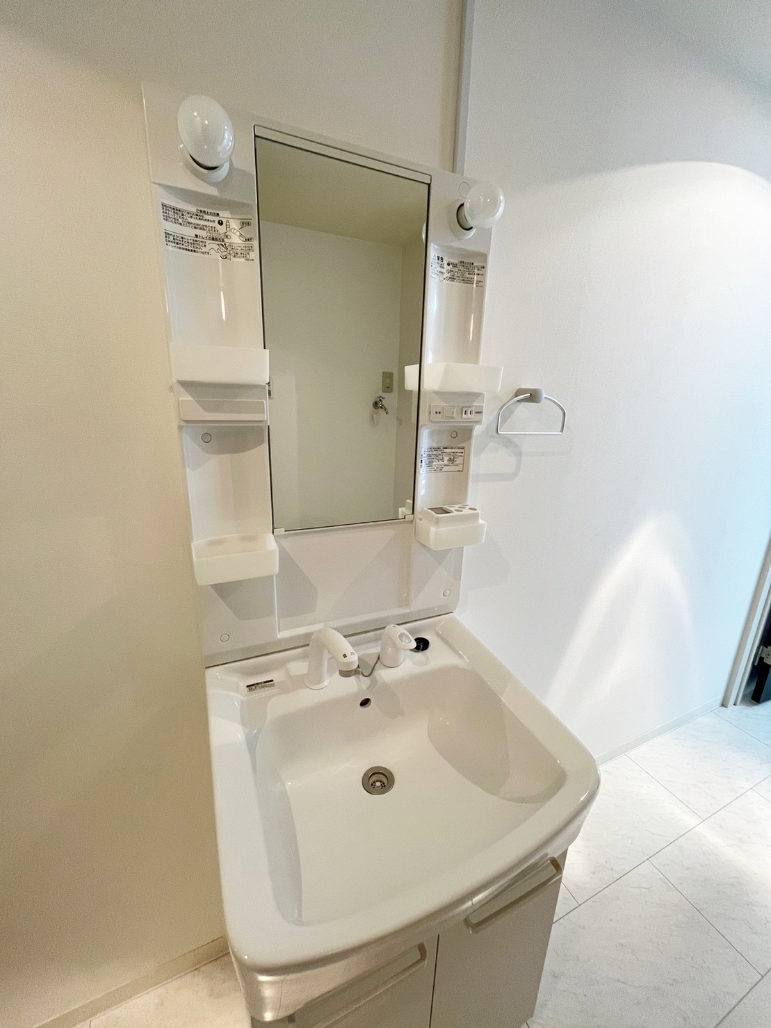 洗面設備　※別部屋参考写真となります。