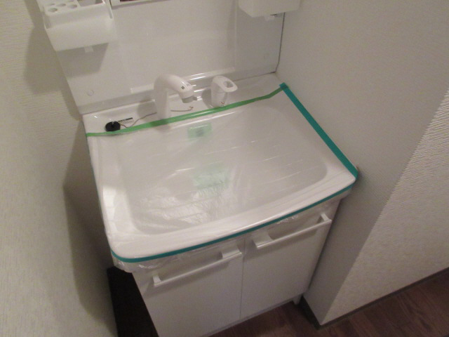 【小野市大島町のアパートの洗面設備】