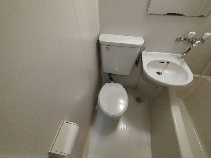 【横浜市磯子区森のマンションのトイレ】