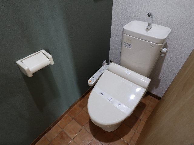 【奈良市杏町のマンションのトイレ】