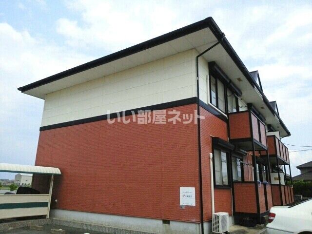 伊勢市馬瀬町のアパートの建物外観