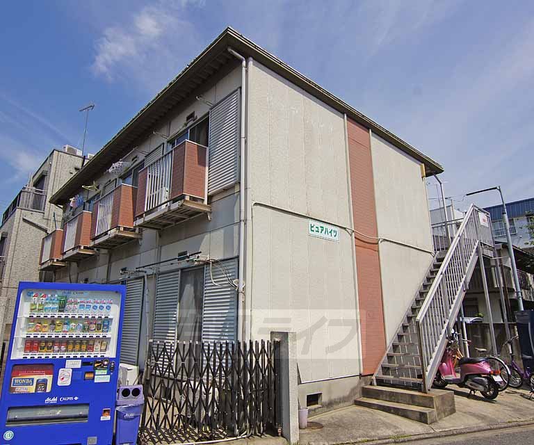 京都市伏見区桃山井伊掃部西町のアパートの建物外観