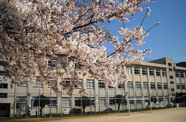 【リバー山王の小学校】