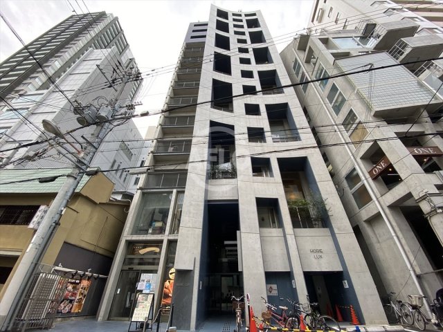 【大阪市西区北堀江のマンションの建物外観】