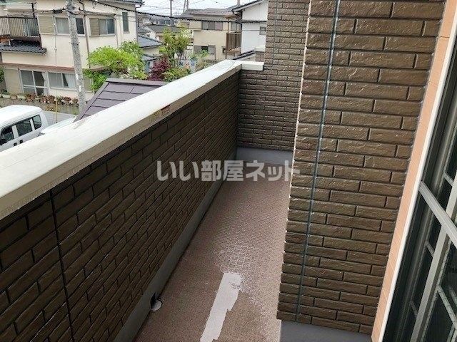 【岩出市森のアパートのバルコニー】